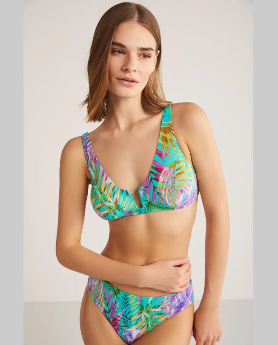 Kom Pamela Bikini resmi